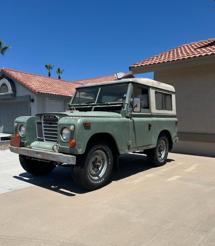 1972 Land Rover 88 * new overdrive engine has fewer than 2,000 miles ...